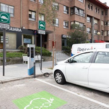 Tres Cantos, una ciudad cada día más eficiente gracias a dos nuevos puntos de recarga para vehículos eléctricos